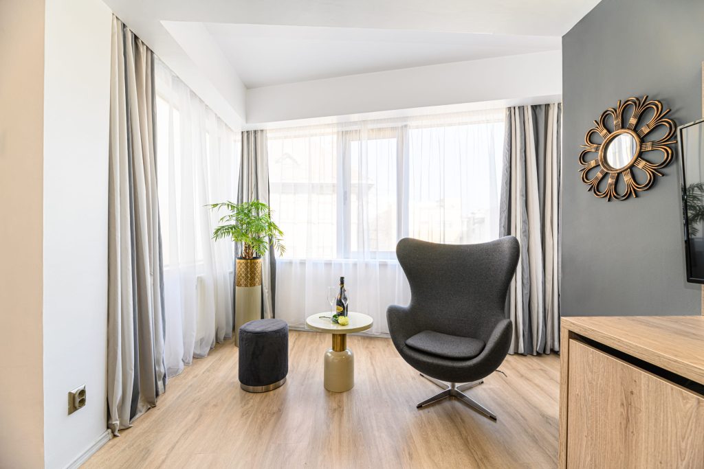 Gold and Platinum NZ7_5936